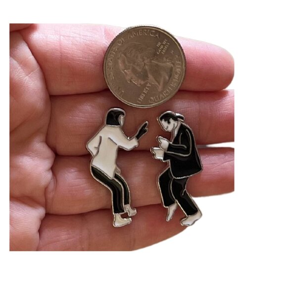 Ultra Rare Pulp Fiction Dancing Enamel Pin | Limited Edition Mia & Vincent Pin - Picture 3 of 3